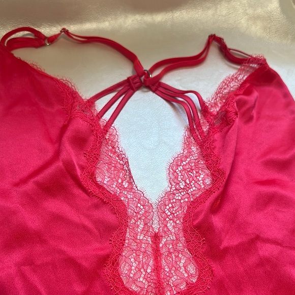 Elegant Red Lace Chemise - Picture 2 of 7